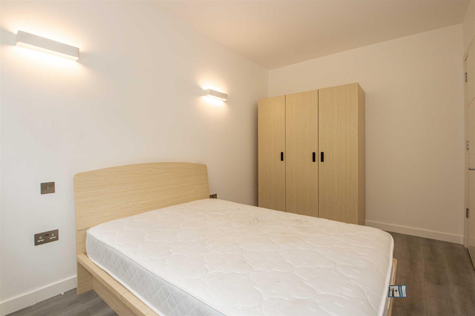 2 Foxhunter Drive, Linford Wood, Milton Keynes